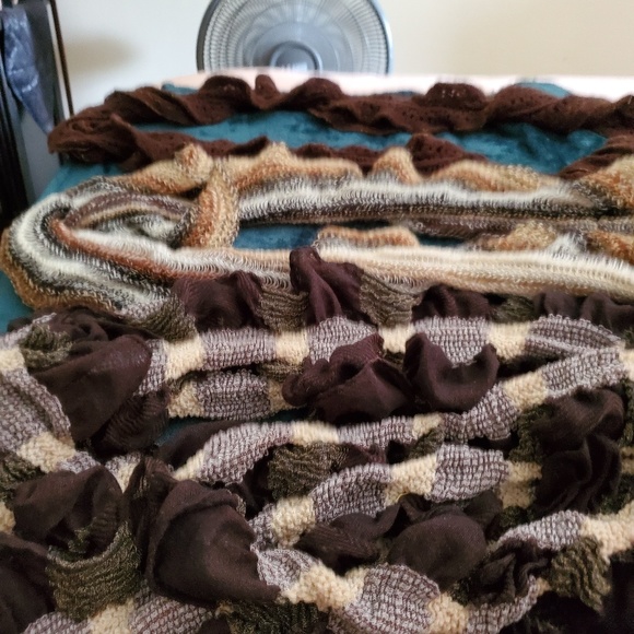 Scarves - Picture 3 of 8